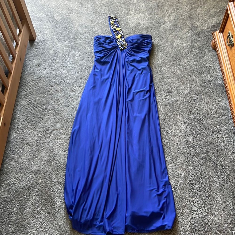 CACHE | Size 8 | Blue One Shoulder Gem Gown